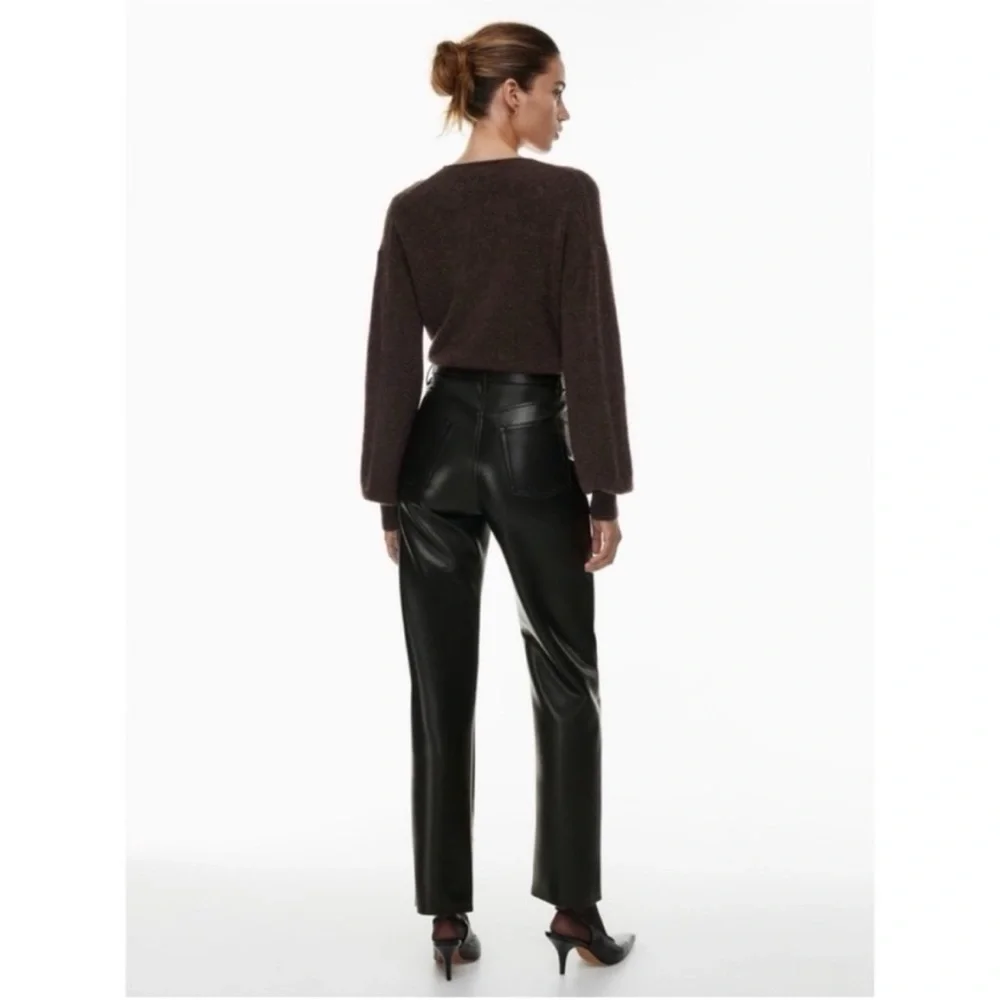 Wilfred | 00| Black Melina Vegan Leather pants High-waist, straight legs - Picture 3 of 11